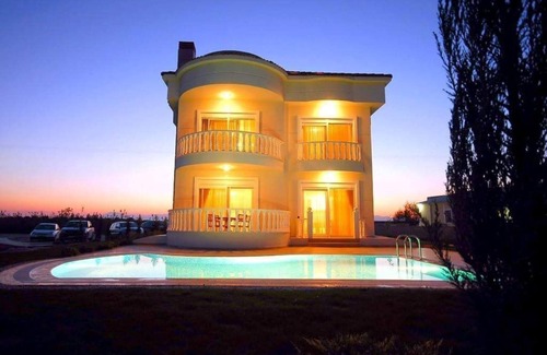Kadriye Villa | BlueHomes Villa's Örin