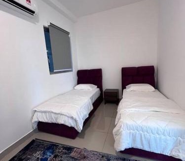 Puchong Apartment | BlueLakeHomestay - LBS SkyLake Residence