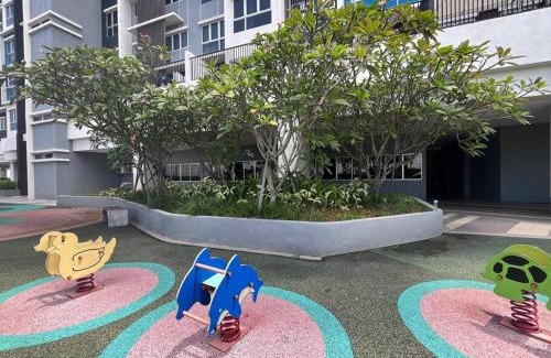Puchong Apartment | BlueLakeHomestay - LBS SkyLake Residence