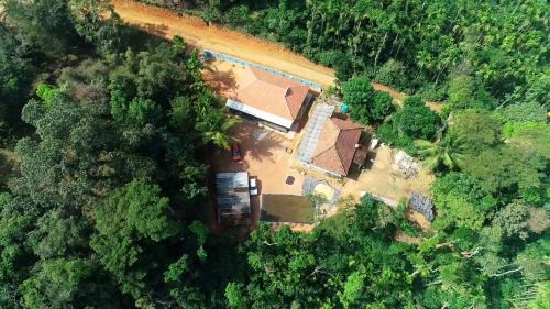 Mudigere House | BlueMoon Homestay - Near to falls & Trekking