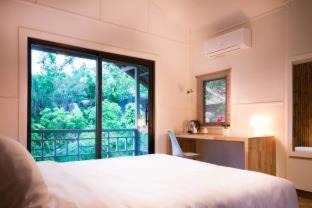 Haad Pleayleam Resort | Bluerama - Adults Only