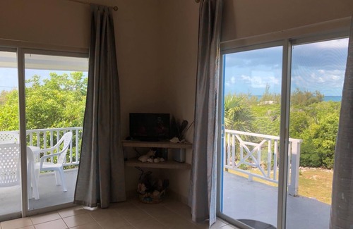 Rainbow Bay Cottage | Blueskies, a Gorgeous Vacation House in Rainbow Bay, Eleuthera