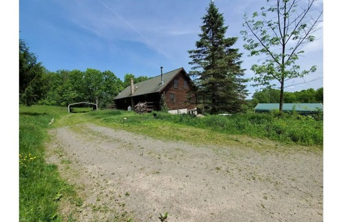 Owego House | Bluestone At Entangled Acres - Log Cabin wWiFi on 16 Acre Animal Sanctuary