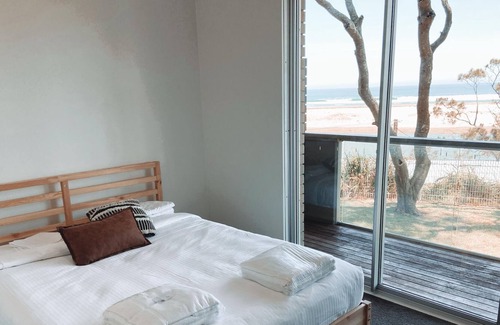Gerroa House | BLUEVIEW APARTMENT 4 *Beachfront Location*