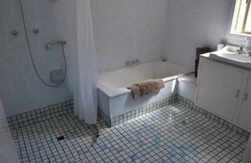 Spencer Park House | Bluff Cottage - authentic 50s with a retro vibe