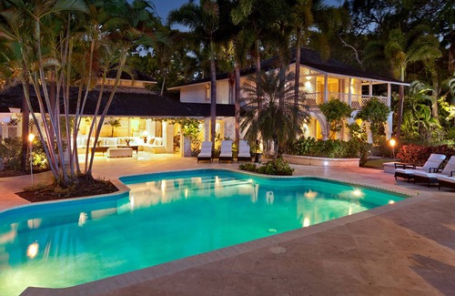 Sandy Lane House | Bluff House is a dreamy luxurious Caribbean villa with direct access to Sandy Lane beach