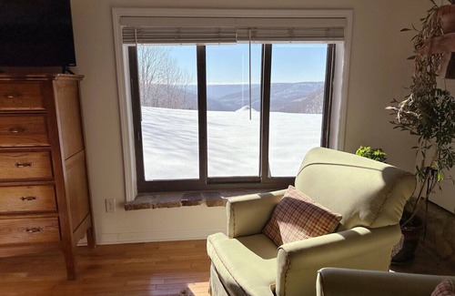 Monteagle House | Bluff House — Outstanding View | Renovated Luxé | Waterfalls, Hikes & Caverns Near By
