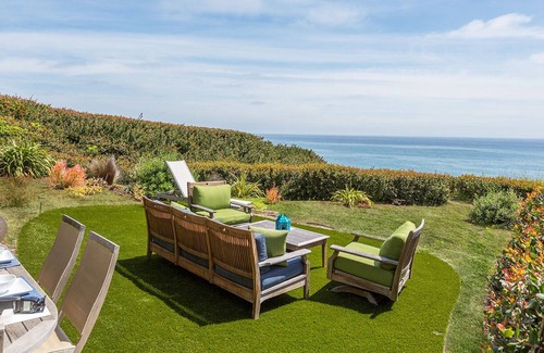 West Mesa House | Bluff Top, Sweeping Ocean Views, Walk to Beach, Dining, Grocery