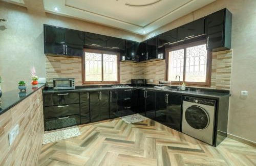 Aghouatim Villa | Blumen Villa