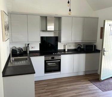 Boxgrove Apartment | Blundens Holiday Lets - Kellingley