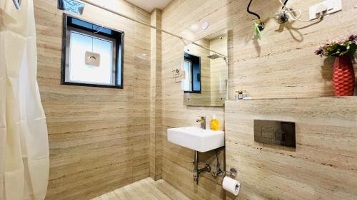 New Delhi Apartment | BluO 2BHK City Centre - Balcony, Lift, Terrace