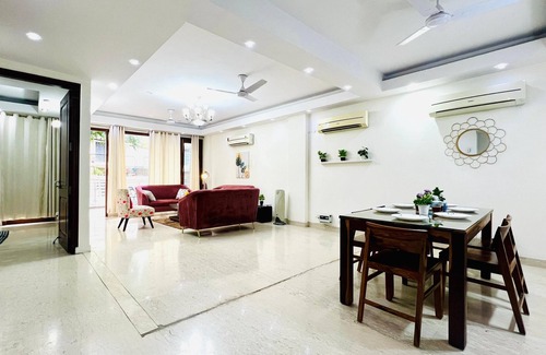 New Delhi Apartment | BluO 3BHK Safdarjung Enclave - Lift,Terrace Garden