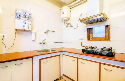 South Extension Apartment | BluO Classic 1BHK - Defence Colony Market