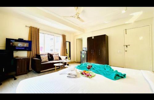 New Town Apartment | BluO Lake View Studio NewTown, Terrace Garden, Gym