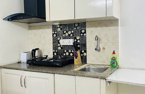 South Extension Apartment | BluO Modern Studio - Defence Colony Market