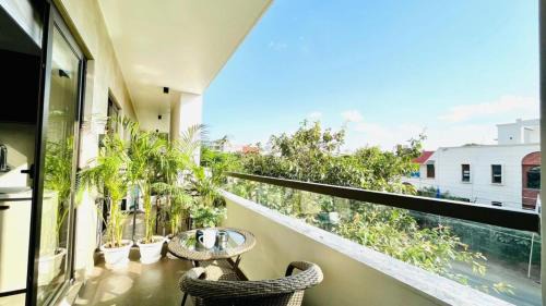 DLF Phase 3 Hotel | BluO Studio1 DLF CyberCity - Balcony, Gym TT, Lift