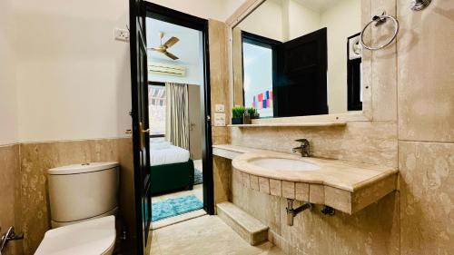 Vasant Vihar Apartment | BluO Vasant Vihar PVR - Terrace Garden, Lift