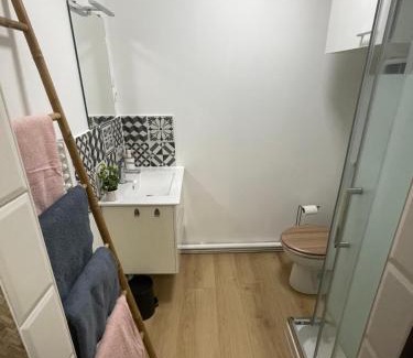 Estrees-St-Denis Apartment | Bmco cottage
