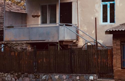 Mtskheta House | BMG (Be My Guest)