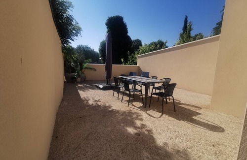 Epernay Apartment | BnB Epernay Jacuzzi Terrasse 86 Ultimate Comfort and Relaxation in Epernay