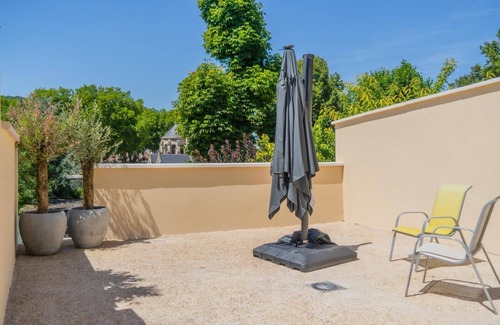 Epernay Apartment | BnB Epernay Jacuzzi Terrasse 86 Ultimate Comfort and Relaxation in Epernay