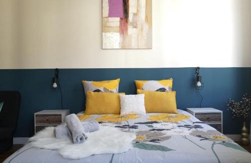 Orleans Apartment | BNB LE CHIC Hyper Centre Orléans 5' Train Station
