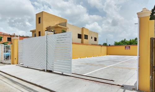 Corales del Sur Apartment | BNB Tropical Island Aparthotel - Corales del Sur, Close to Las Americas Airport