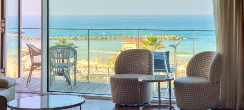 Tel Aviv Promenade Apartment | BnBIsrael apartments - Hayarkon Emeraude