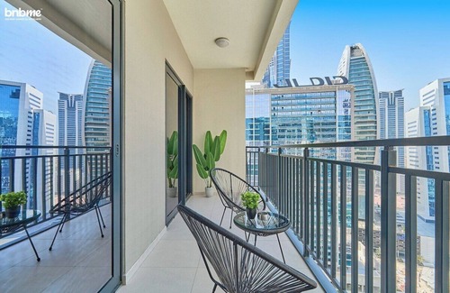 Downtown Dubai Apartment | bnbme | Stylish High-floor Apt | 10 Min to Burj Khalifa