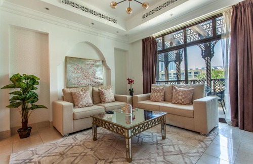 Downtown Dubai Apartment | bnbmehomes - Traditional meets modern in Downtown - 5041