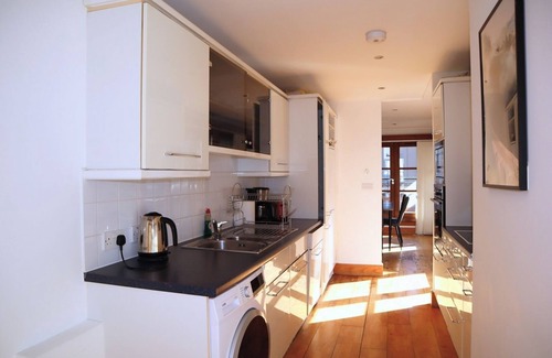 The City of London Apartment | BnBNook - 2BR Penthouse - Covent Garden and West End