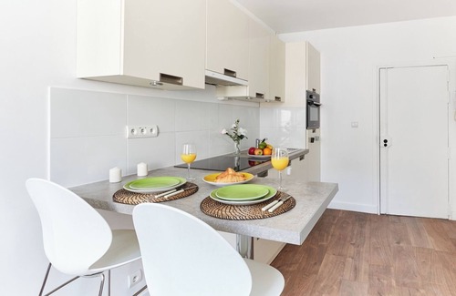 Quartier Sainte-Marguerite Apartment | BnBNook - Bright 1BR Near Place de la Bastille