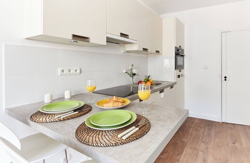 Quartier Sainte-Marguerite Apartment | BnBNook - Bright 1BR Near Place de la Bastille