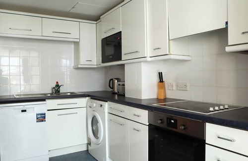 The City of London Apartment | BnBNook - Central 2BR with Balcony - Soho and Strand