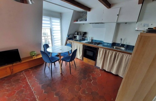 5th Arrondissement Apartment | BnBNook - Charming 2BR Near Pantheon and Jardins
