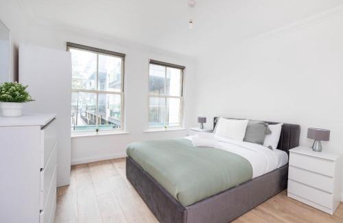 Bunhill Apartment | BnBNova - 4BR Townhouse with Patio - Old Street