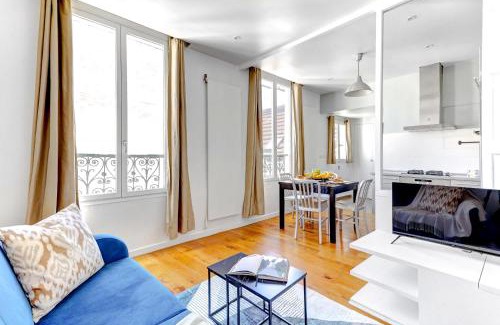 Madeleine Apartment | BnBNova - Bright 1BR by Palais Garnier & Champs-Élysées