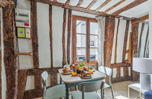 Vivienne Apartment | BnBNova - Chic 1BR Steps from the Louvre & Palais Royal & Opéra