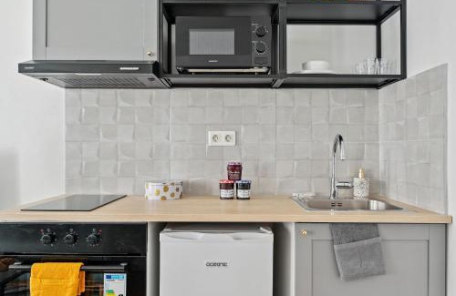 Quartier Saint-Ambroise Apartment | BnBNova - Le Marais
