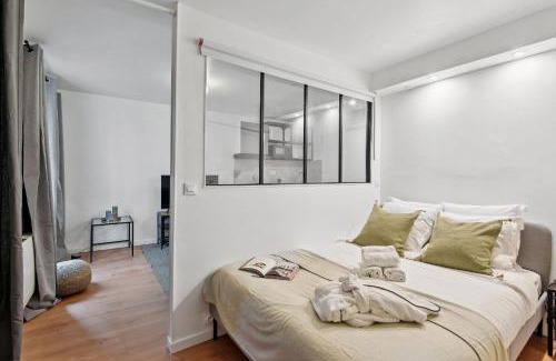Quartier Saint-Ambroise Apartment | BnBNova - Le Marais