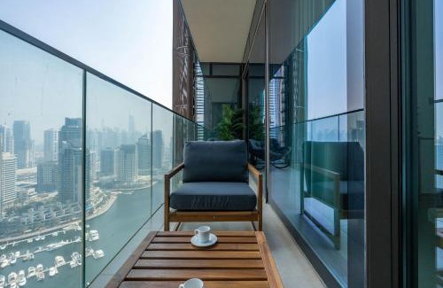 Dubai Marina Apartment | BnBNova - Waterfront 1BR in Dubai Marina