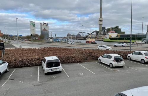 Randers Apartment | Bo i centrum med egen p-plads, 5G wifi og Apple TV