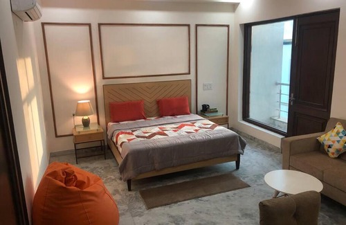 Dwarka Apartment | Bo-Teak Private floor - Dwarka