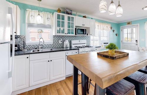 Ocean City Condo | Boardwalk Beauty | Dual Suites, Smart TV & Ocean-View Deck | Walk Everywhere