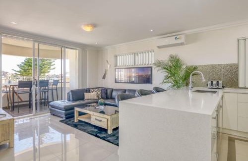 Mindarie Apartment | Boardwalk Bliss - Explore the Lively Mindarie Marina