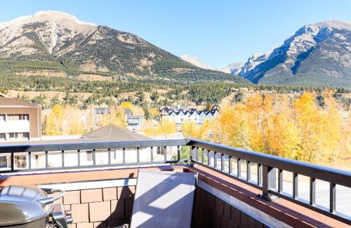 Canmore Apartment | Boardwalk Bliss - Top Floor Downtown Condo