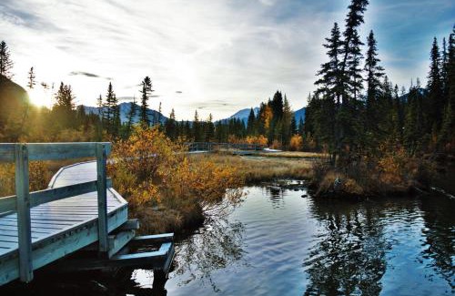 Canmore Apartment | Boardwalk Bliss - Top Floor Downtown Condo
