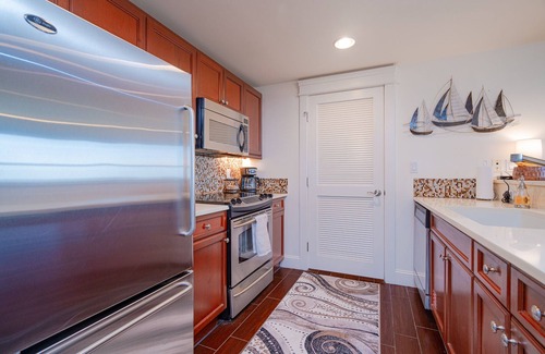 Baytowne Wharf Resort | Boardwalk Breeze-Spacious 2 bedroom 2 bath with pool in the Village