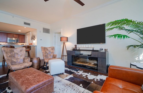 Baytowne Wharf Resort | Boardwalk Breeze-Spacious 2 bedroom 2 bath with pool in the Village
