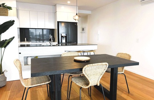 Burleigh Heads Apartment | Boardwalk Burleigh Beach Best Location